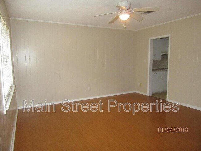 Foto del edificio - 5187 Hilltop Dr