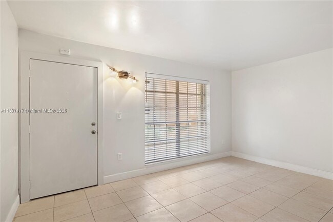 Building Photo - 7241 Miami Lakes Dr