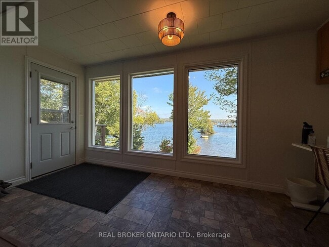 Building Photo - 168 Northshore Rd