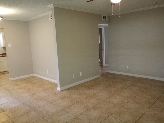 Interior Photo - Spanish Crest Apartments