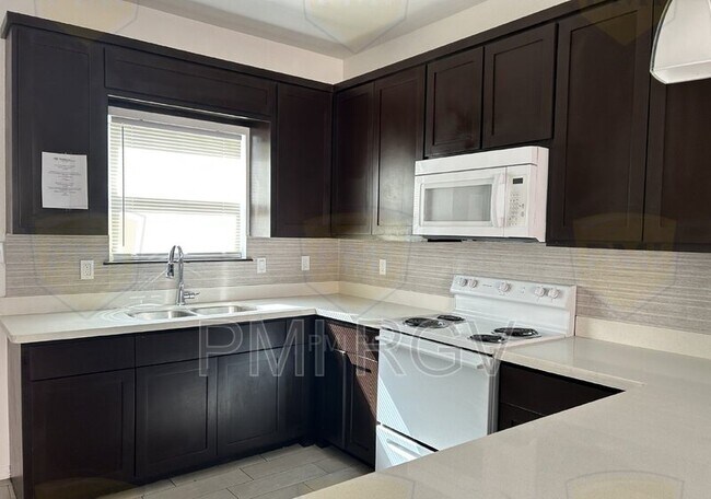 Foto del edificio - 3705 Paola St