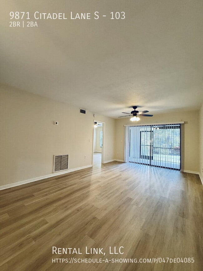 Foto del edificio - 9871 Citadel Ln