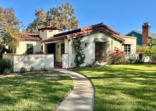 Building Photo - 630 Mercedes Ave