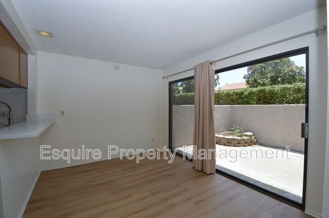 Building Photo - 443 Chapala Dr