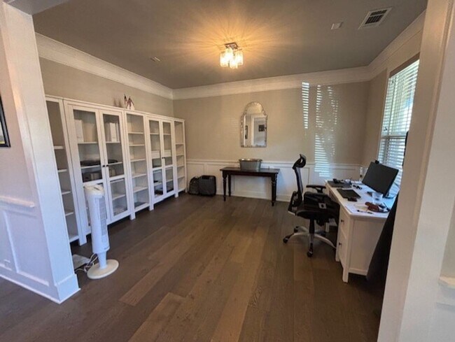 Foto del edificio - Stunning 5 Bed/4 Bath Home - Water View - ...