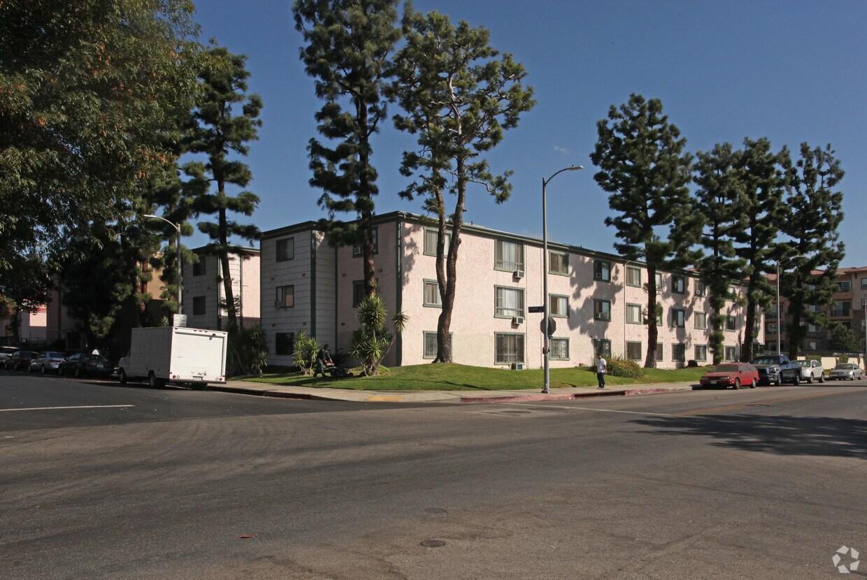 8056 Langdon Ave, Van Nuys, CA 91406 Apartments in Van Nuys, CA