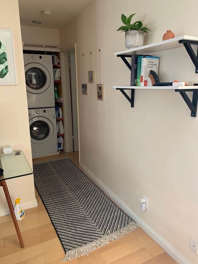 Conveniently washer and dryer in unit - 2444 4th St