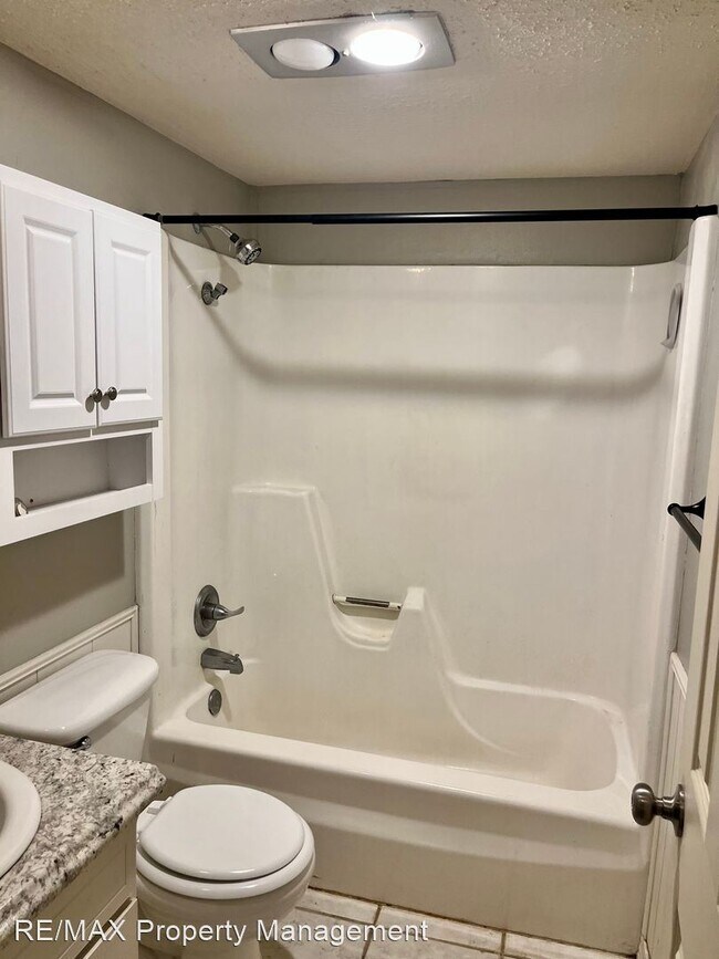 Foto del edificio - 2 br, 1 bath House - 5001 Hillsboro Drive
