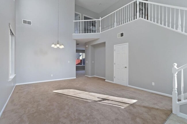 Building Photo - 353 Rosebriar Pl