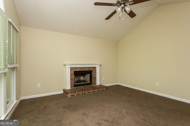 Foto del edificio - 294 Oak Landing Cir