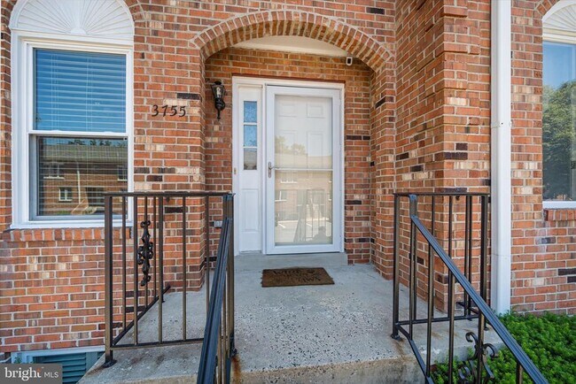 Foto del edificio - 3755 Madison Ln