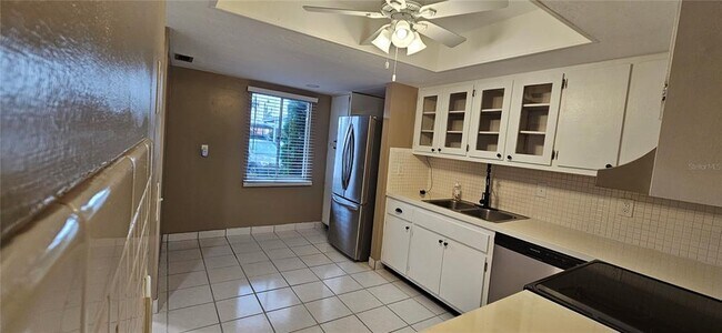 Foto del edificio - 2244 Winkler Ave