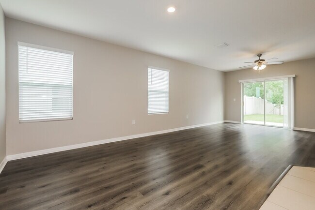 Building Photo - 9039 Water Chestnut Dr
