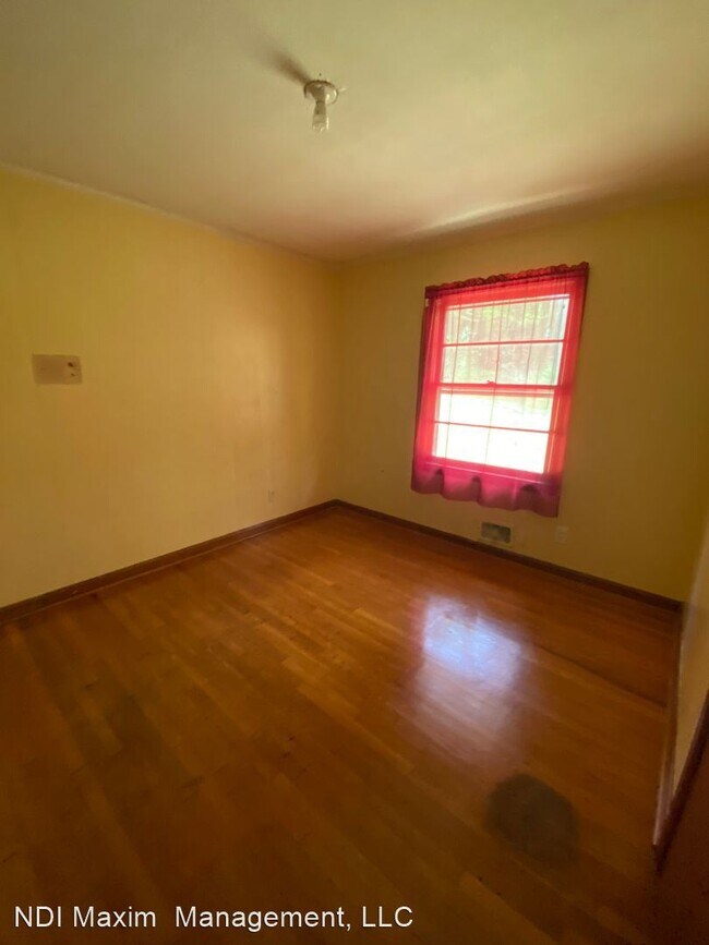 Building Photo - 3 br, 1.5 bath House - 802 Boggs Road SW