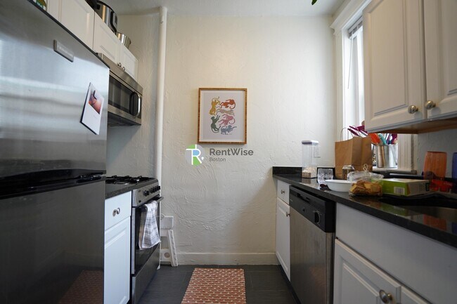 Foto del edificio - 78 Brainerd Rd