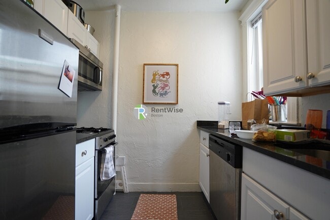 Building Photo - 78 Brainerd Rd