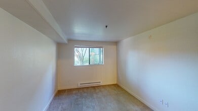 Interior Photo - Crown Pointe