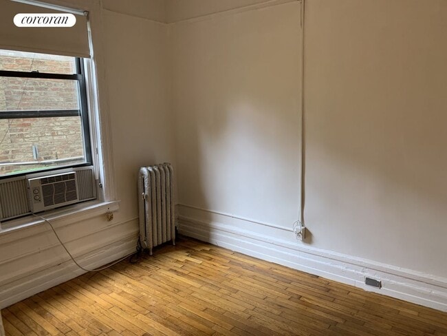 Building Photo - 250 Adelphi St