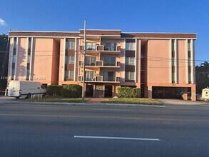 Building Photo - 365 NE 125th St