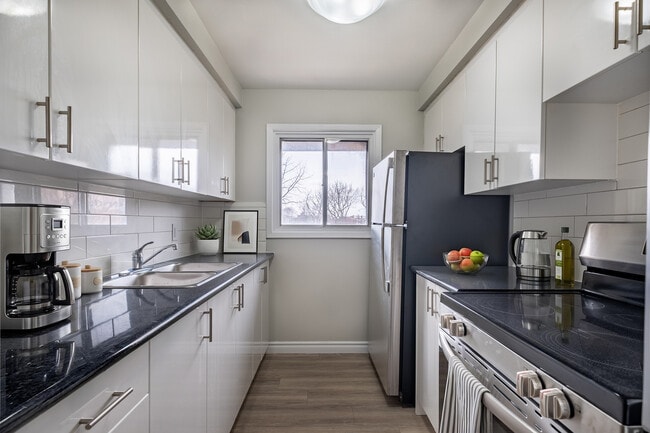 Building Photo - 75 Old Chicopee Drive