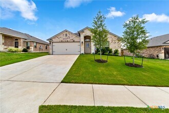 Building Photo - 2427 Elba Dr