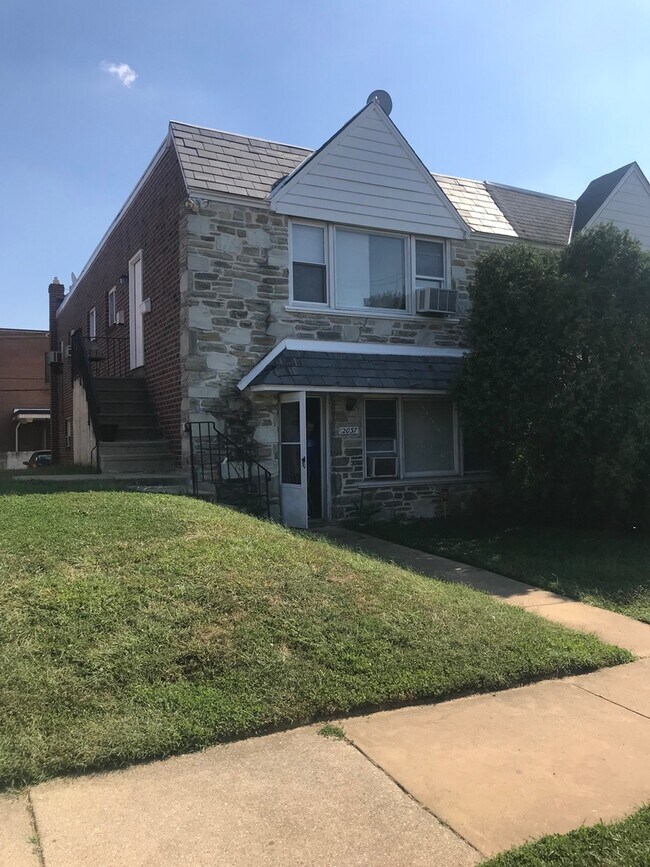 Building Photo - 2037 Beyer Ave