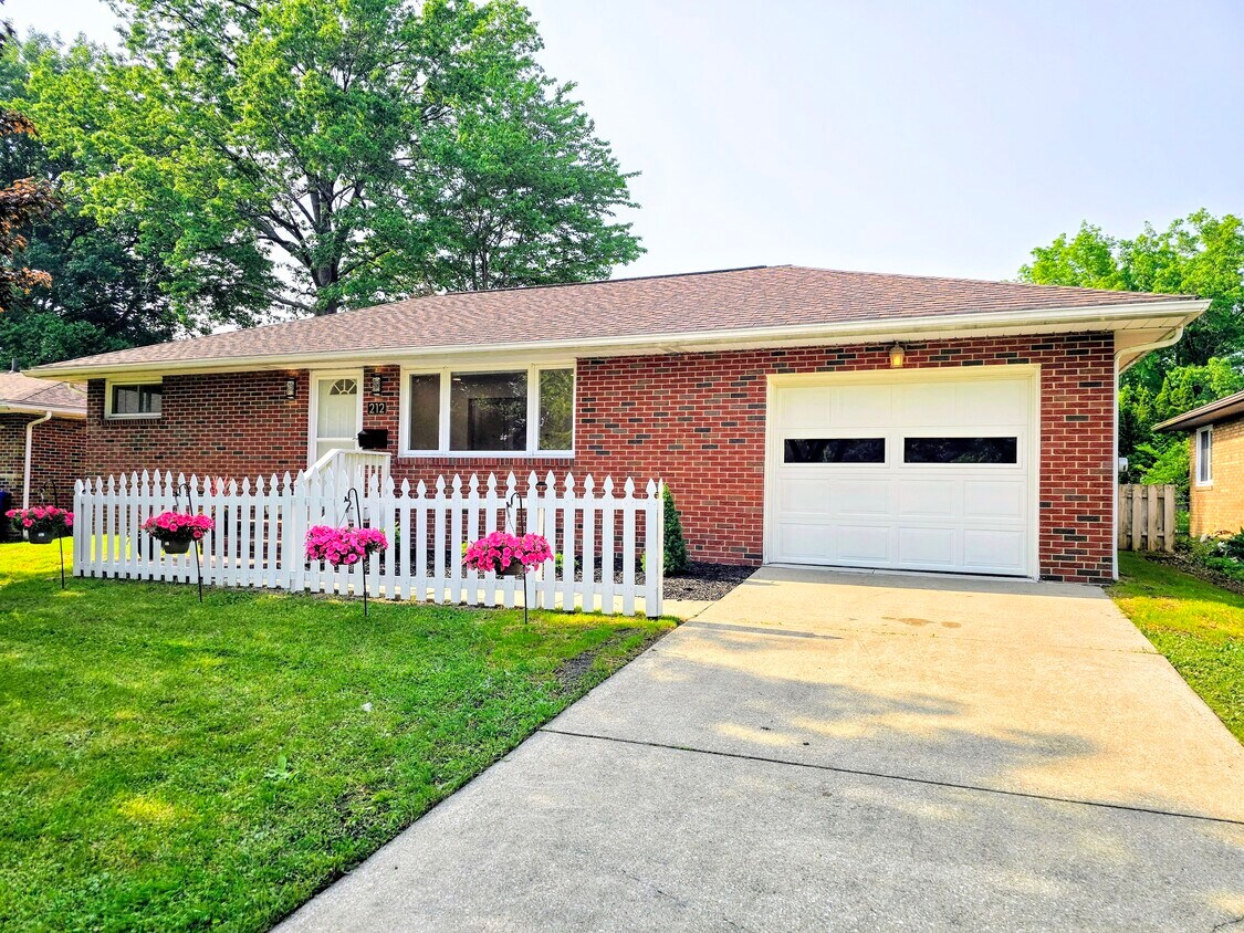 Foto principal - 212 Roanoke Ave