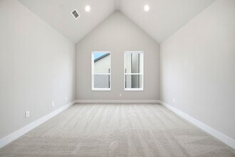 Building Photo - 5814 Cebra St