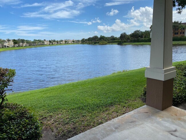Building Photo - 1770  MissionCourt 2 West Palm Beach Fl 33401