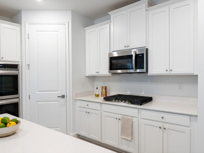 Building Photo - 450 Kingbird Dr