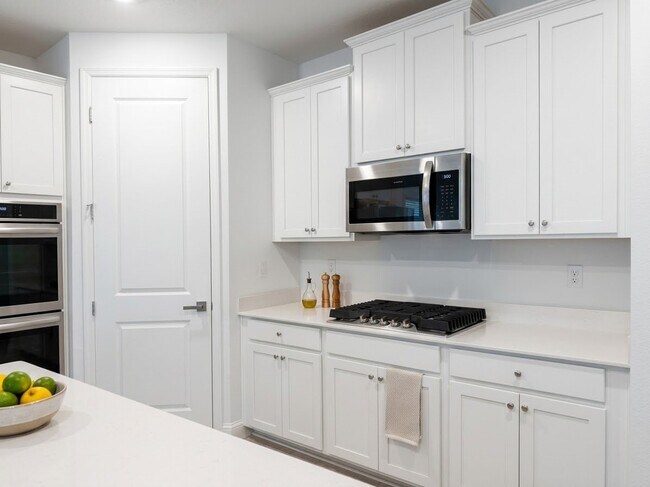 Foto del edificio - 450 Kingbird Dr