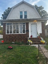 Building Photo - 1640 4th St