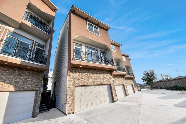 Foto del edificio - 146 Carson Ct