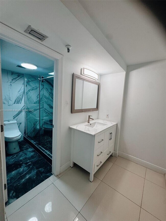Foto del edificio - 1632 S Bayshore Ct