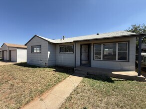 Building Photo - 2619 Delano Ave