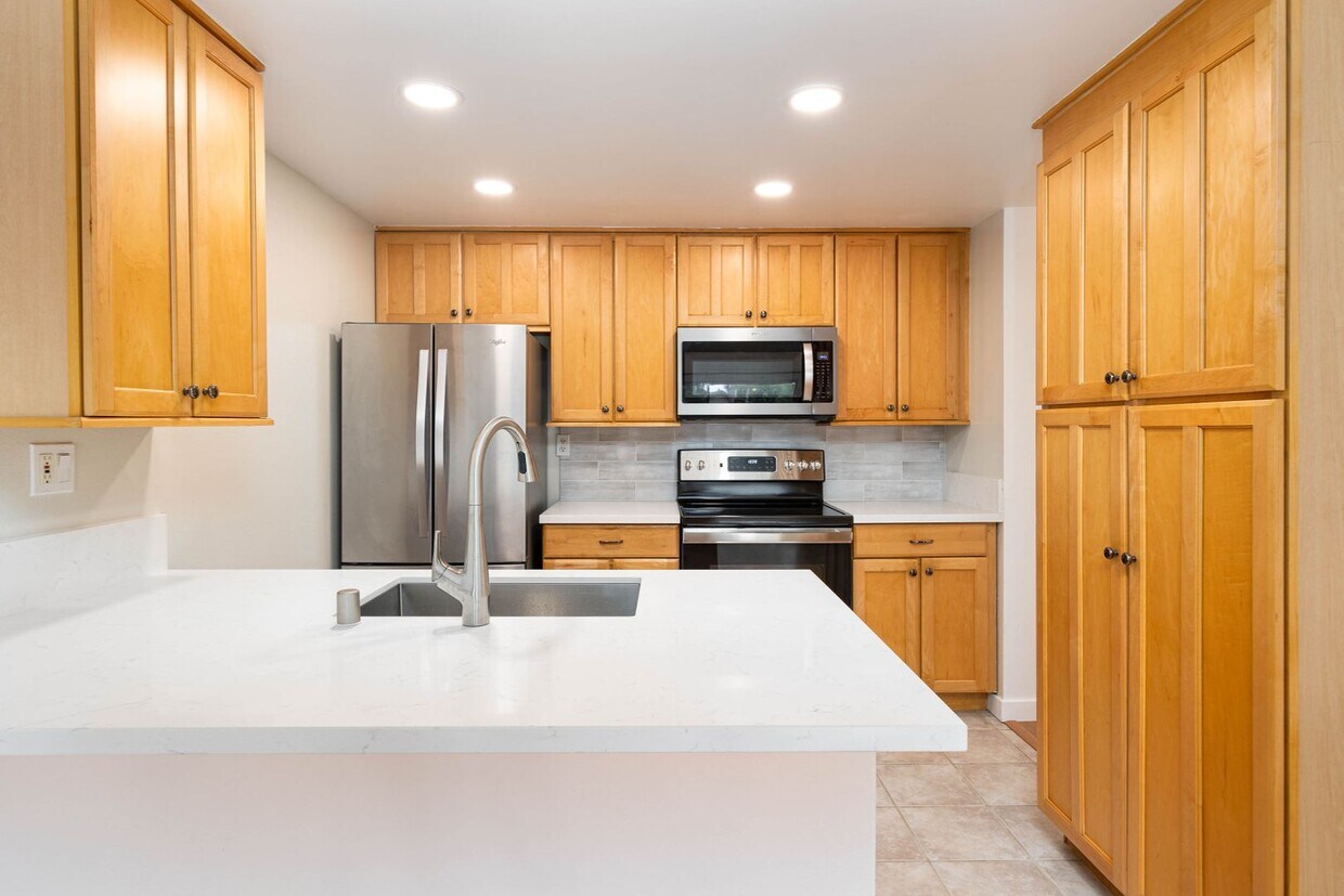 Foto principal - Mission Valley 2Bed/ 1Bath Condo with A/C,...