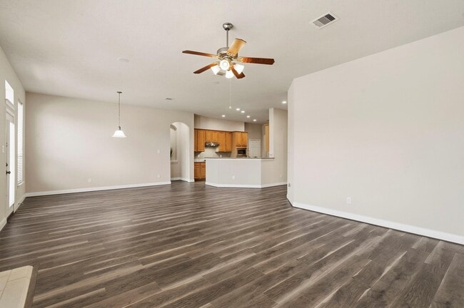 Building Photo - 6843 Loupe Ln
