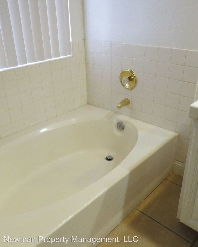Foto del edificio - 4 br, 2 bath House - 921 English Heather Dr.