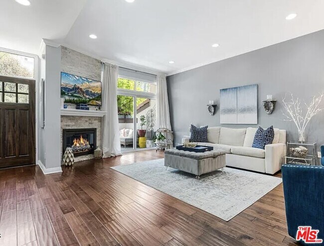 Building Photo - 17213 Palisades Cir