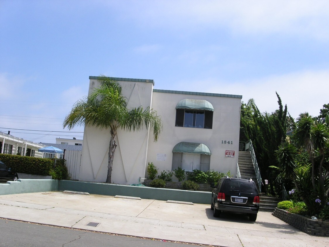  - 1541 Oliver Ave