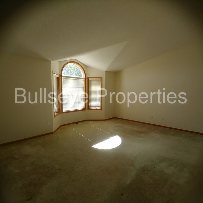 Building Photo - 5731 Egret Ave