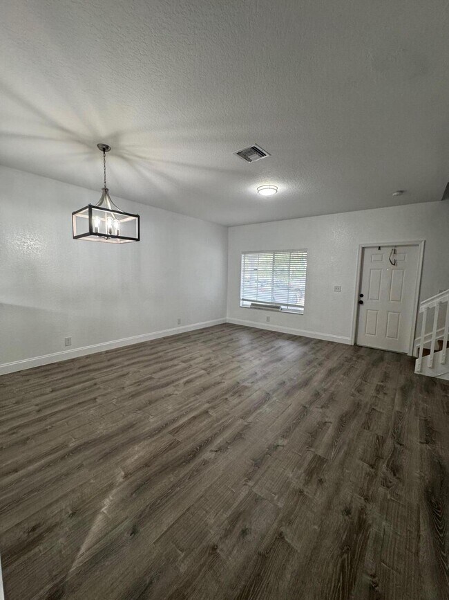 Building Photo - 1133 Colonial Palms Way