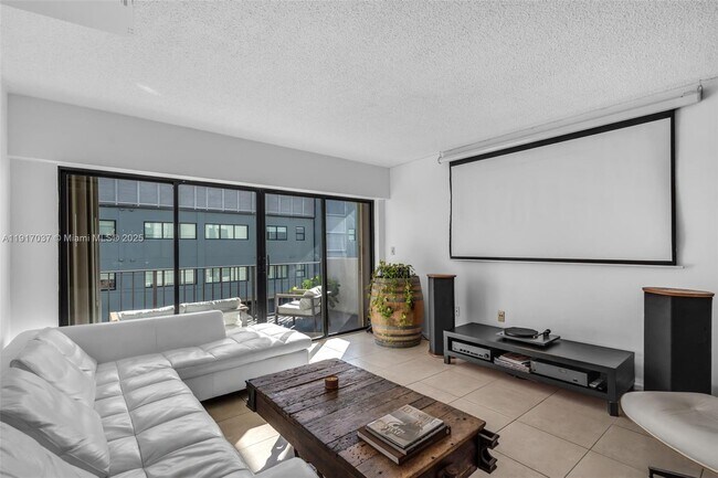 Building Photo - 575 Crandon Blvd