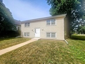 Building Photo - 1106 N Mclean St