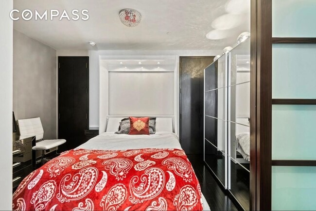 Building Photo - 20 Pine St