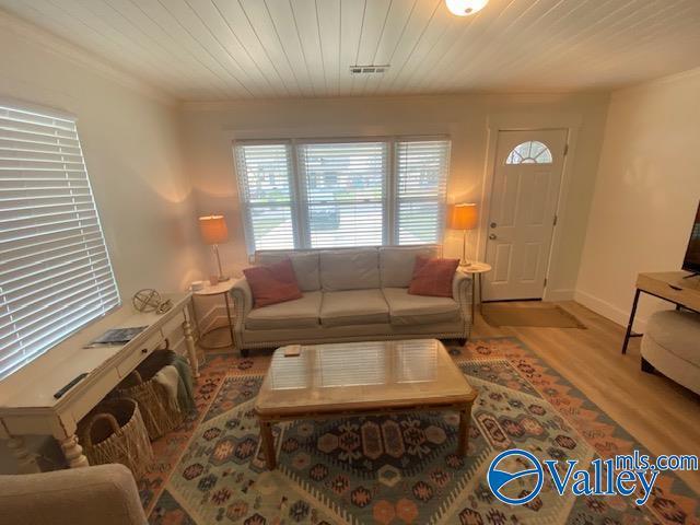 Building Photo - 1236 Oshaughnessy Ave NE