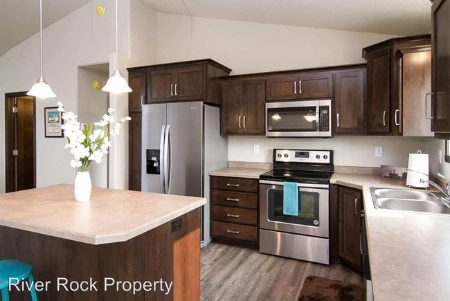 Building Photo - 3 br, 2 bath House - 3327 30th St S