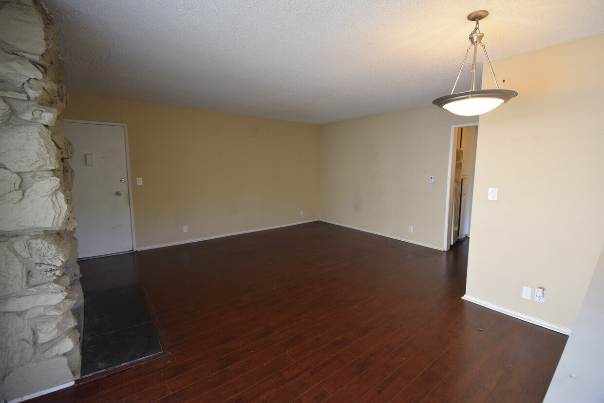 Foto principal - 10745 Hortense St