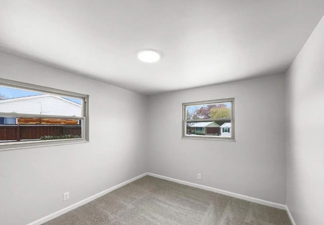 Building Photo - 6 Twinbrook Dr