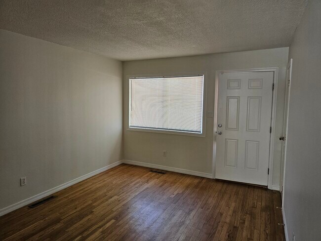 Foto del edificio - 2825 Beacon St